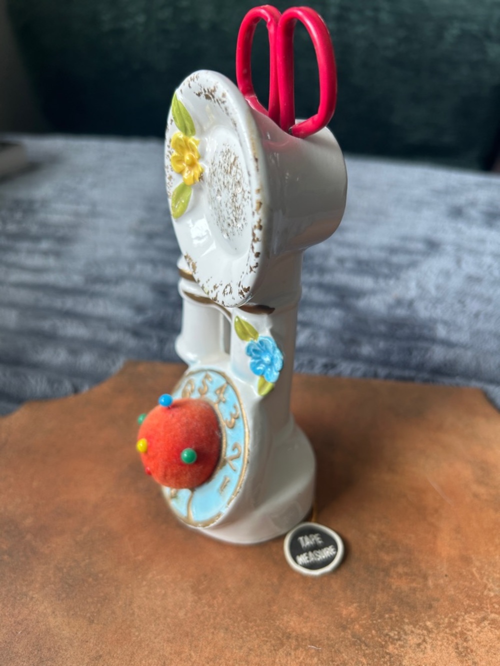 Vintage White Ceramic Decorative Phone Sewing Kit. - Picture 4 of 7